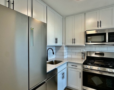 3333 Broadway - Photo Thumbnail 14