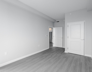 183-03 Hillside Avenue - Photo Thumbnail 8