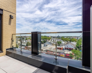 183-03 Hillside Avenue - Photo Thumbnail 6