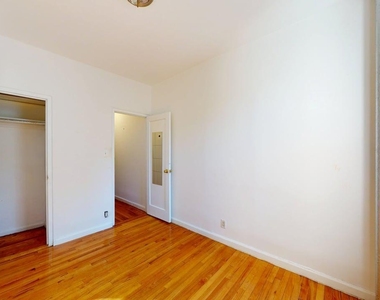 West 83 Street - Photo Thumbnail 4
