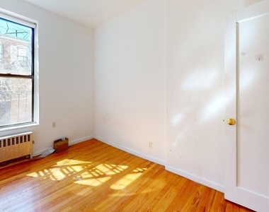 West 83 Street - Photo Thumbnail 3