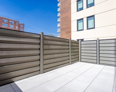 183-03 Hillside Avenue - Photo Thumbnail 5