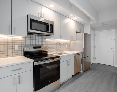 183-03 Hillside Avenue - Photo Thumbnail 2