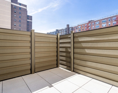 183-03 Hillside Avenue - Photo Thumbnail 6