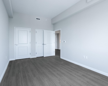 183-03 Hillside Avenue - Photo Thumbnail 7