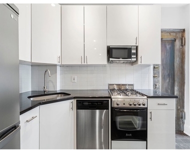 350 E 54th St - Photo Thumbnail 6