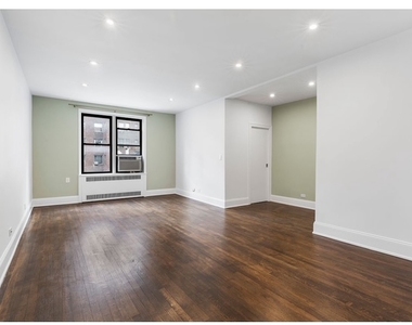 350 E 54th St - Photo Thumbnail 1