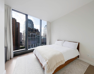 125  Greenwich St - Photo Thumbnail 9
