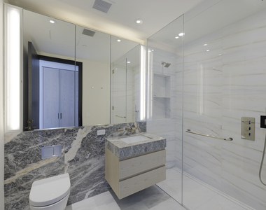 125  Greenwich St - Photo Thumbnail 10