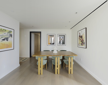 125  Greenwich St - Photo Thumbnail 2