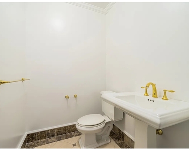 188 E 78th St - Photo Thumbnail 8