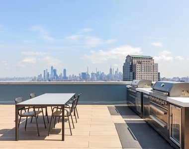 41 River Terrace - Photo Thumbnail 11