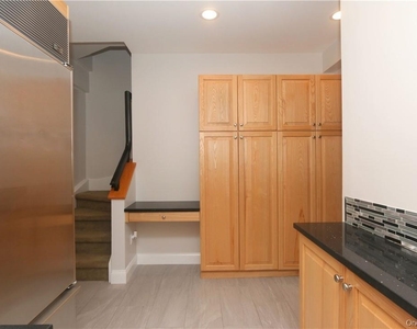 7 Meadow Street - Photo Thumbnail 9