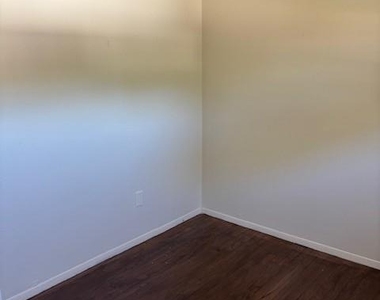 25 Nostrand Avenue - Photo Thumbnail 7