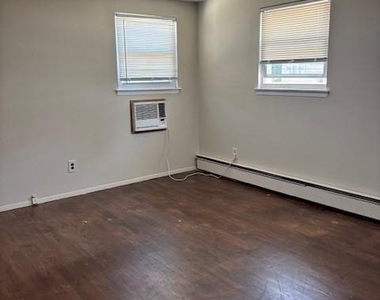 25 Nostrand Avenue - Photo Thumbnail 4