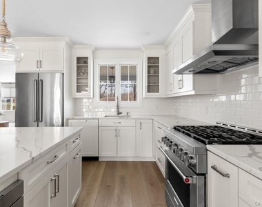 20 Hollywood Place - Photo Thumbnail 12