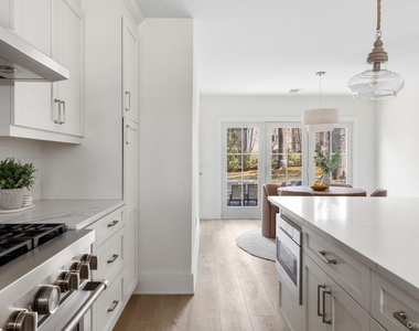 20 Hollywood Place - Photo Thumbnail 15