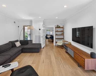 1425 Burton Street - Photo Thumbnail 11