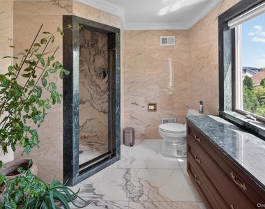 1425 Burton Street - Photo Thumbnail 22