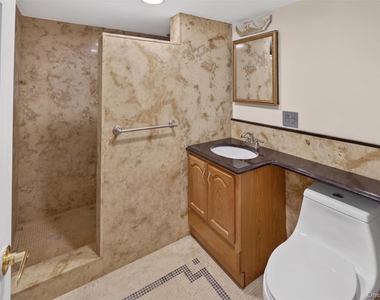 1425 Burton Street - Photo Thumbnail 23