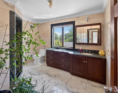 1425 Burton Street - Photo Thumbnail 21