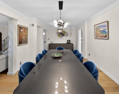 1425 Burton Street - Photo Thumbnail 6