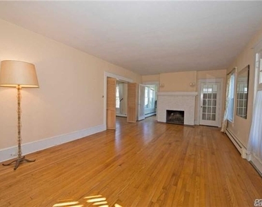 86 Cliff Road - Photo Thumbnail 4