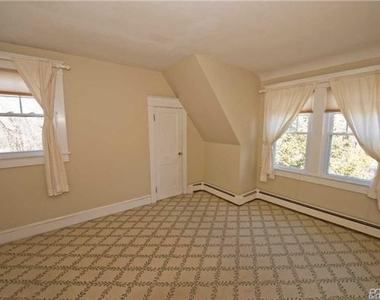 86 Cliff Road - Photo Thumbnail 9
