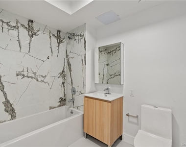 1 Lyon Place - Photo Thumbnail 15