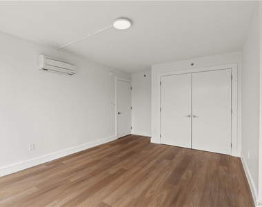 1 Lyon Place - Photo Thumbnail 12
