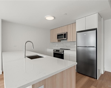 1 Lyon Place - Photo Thumbnail 3