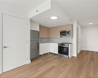 1 Lyon Place - Photo Thumbnail 7