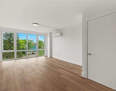 1 Lyon Place - Photo Thumbnail 3