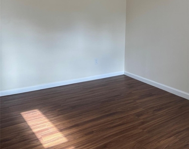155 Main Street - Photo Thumbnail 3