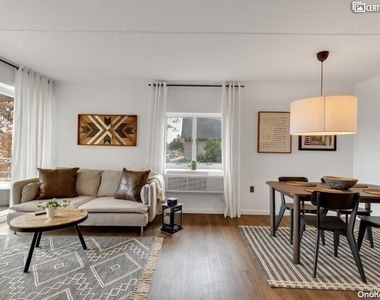 205 Mineola Boulevard - Photo Thumbnail 9