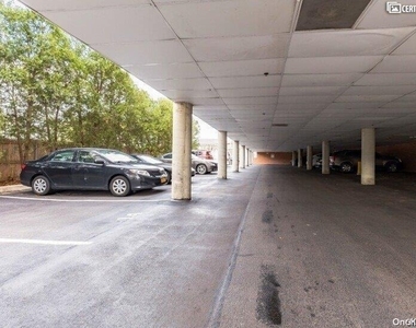 205 Mineola Boulevard - Photo Thumbnail 27