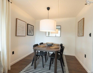 205 Mineola Boulevard - Photo Thumbnail 8