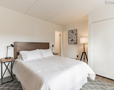205 Mineola Boulevard - Photo Thumbnail 20