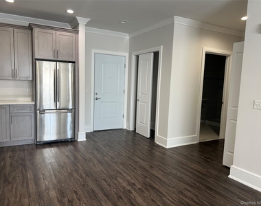 11 Farries Avenue - Photo Thumbnail 1