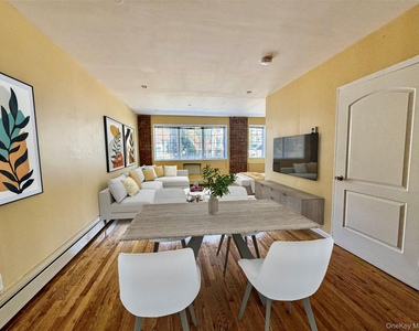 10422 39th Avenue - Photo Thumbnail 3