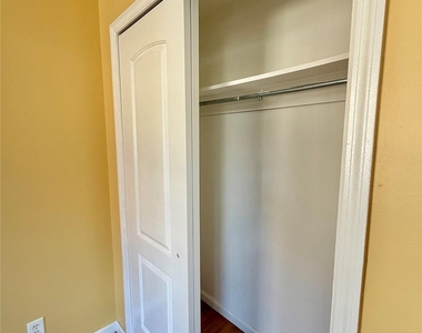 10422 39th Avenue - Photo Thumbnail 8