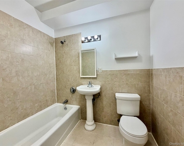 10422 39th Avenue - Photo Thumbnail 10