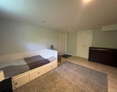 46 Maple Avenue - Photo Thumbnail 12