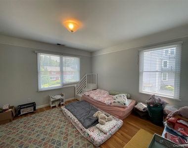 46 Maple Avenue - Photo Thumbnail 10
