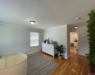 46 Maple Avenue - Photo Thumbnail 5