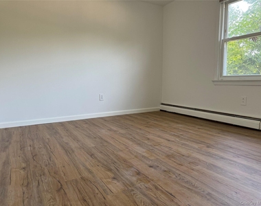 46 W Lane Drive - Photo Thumbnail 5