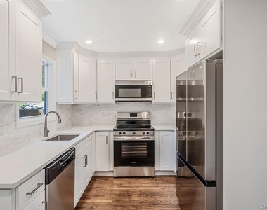 610 Americus Avenue - Photo Thumbnail 12