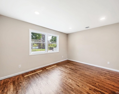 610 Americus Avenue - Photo Thumbnail 4