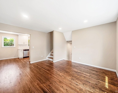 610 Americus Avenue - Photo Thumbnail 6