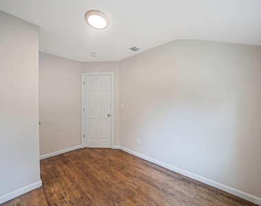 610 Americus Avenue - Photo Thumbnail 21